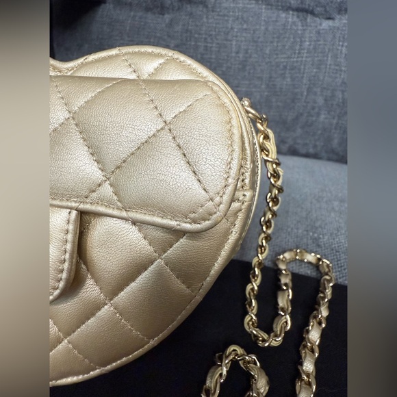 CHANEL mini heart flap bag lambskin crossbody - Picture 7 of 14